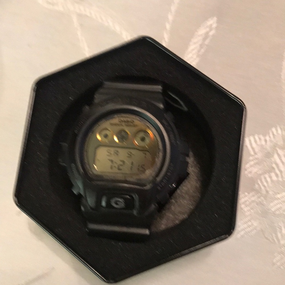 Watch - Picture 4 of 5